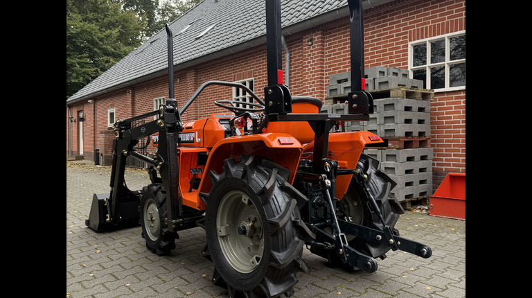 Kubota B1402DT mit Frontlader ab 125 € pro Monat.